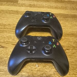 Black Wireless Gaming Controller for Xbox